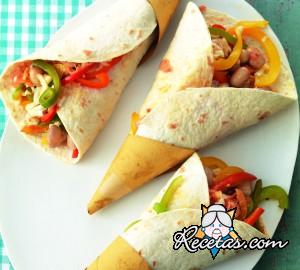 Fajitas con frijoles blancos frescos