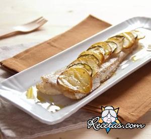 Filete de pescado en costra de patatas y calabacín