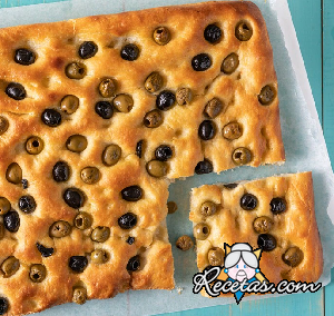 Focaccia con aceitunas