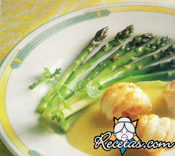 Frcassée de espárragos y langostinos