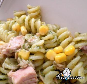 Fusili con atún y maíz