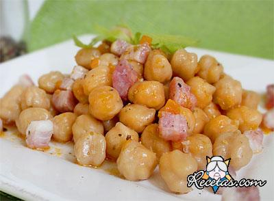 Garbanzos con tocino