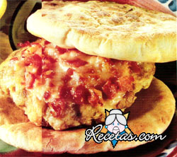 Hamburguesa de ave con jamón y queso