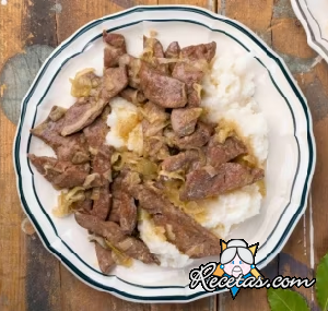 Hígado a la veneciana