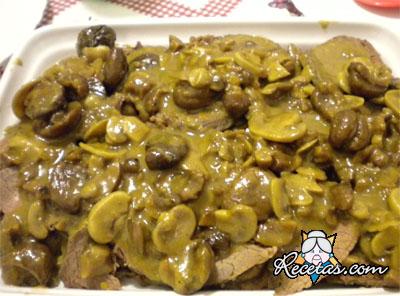 Hígado con champiñones