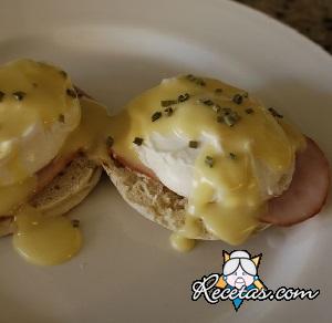 Huevos benedictinos