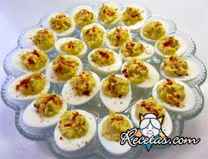 Huevos rellenos al curry