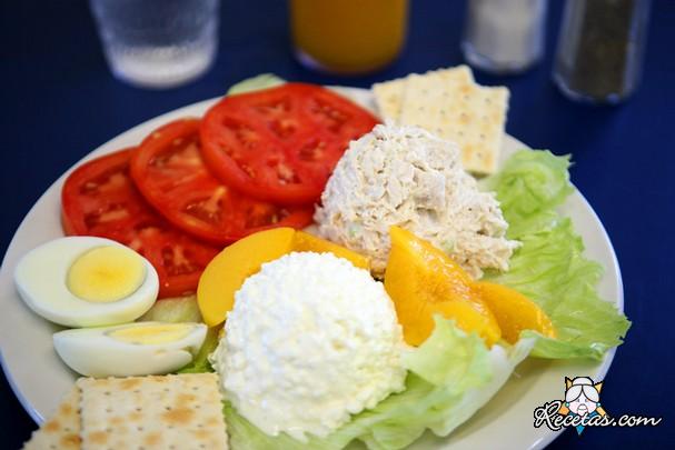 Huevos y tomates al cottage