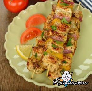 Kebab de pollo