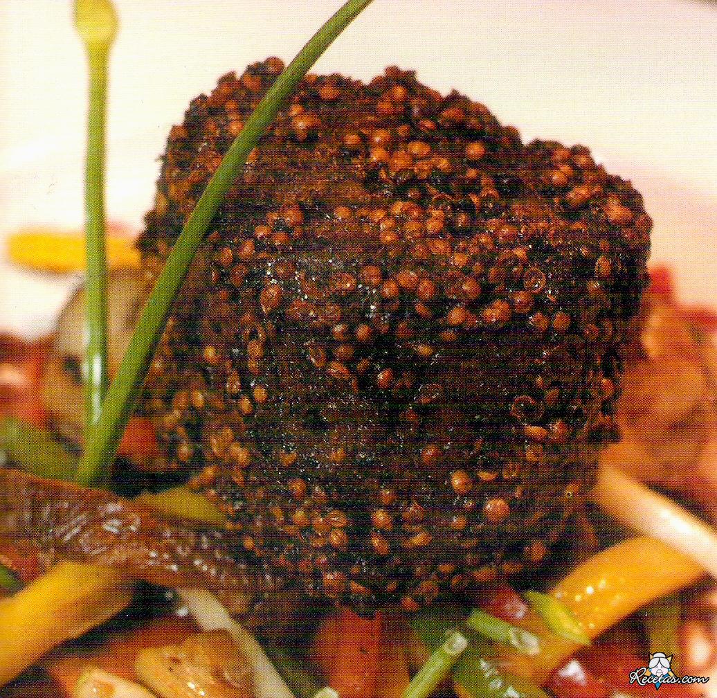 Lomo con hongos y vegetales