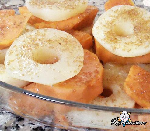 Manzanas y boniatos horneados