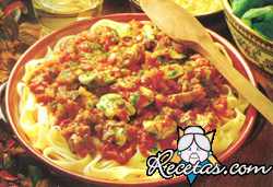 Cintas con salsa de mejillones