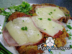 Milanesa a la napolitana con papas españolas