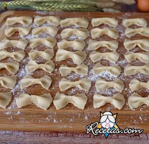 Moños de pasta fresca