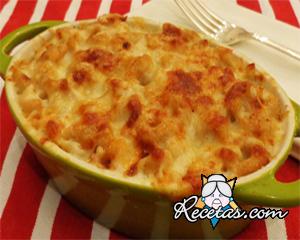 Mostacholes con pollo gratinados