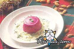 Mousse de remolacha con mayonesa de albahaca