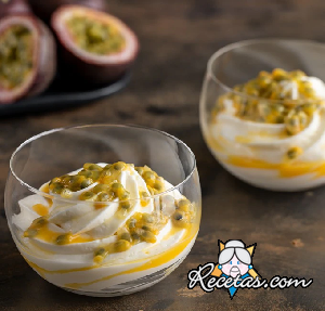 Mousse de yogur y maracuyá