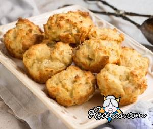 Muffins salados con atún y cebolla