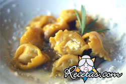 Agnolotti rellenos de carne y repollo