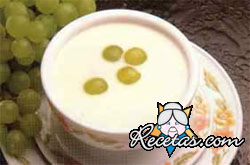 Ajo blanco con uvas