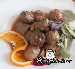 Albóndigas en salsa de naranja