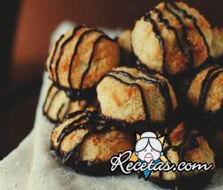 Amaretti de coco y frutas