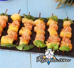 Brochetas de gambas y piña