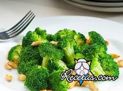 Brócoli salteados con almendras
