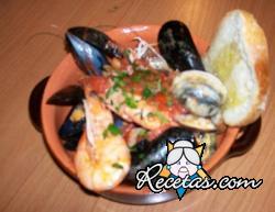 Cazuela de mejillones y camarones