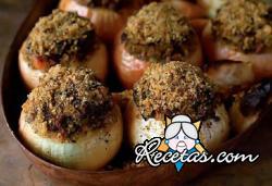 Cebollas rellenas con hígado de ternera
