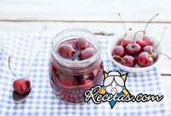Cerezas en almíbar