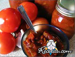 Chutney de tomates secos al romero