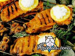 Chuletas con piña y miel