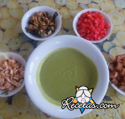 Crema de calabacín y albahaca