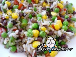 Ensalada de arroz colorida