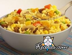 Ensalada de arroz con azafrán