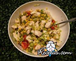 Ensalada de pollo con verduras