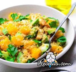 Ensalada de quinoa con naranjas y aguacate