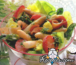 Ensalada multicolor con aderezo agridulce