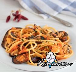 Espaguetis con mejillones