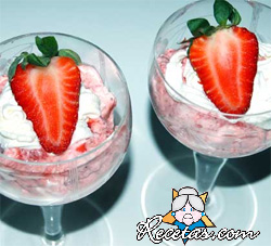 Mousse de frutillas al kirsch