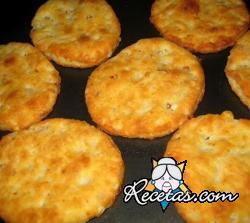 Galletas saladas con queso parmesano