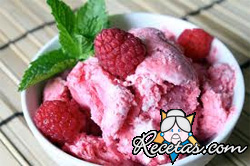 Helado de frambuesas