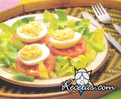 Huevos rellenos al curry