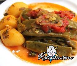 Judías verdes guisadas con tomate y patatas