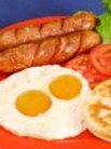 Huevos al plato con Salchichas