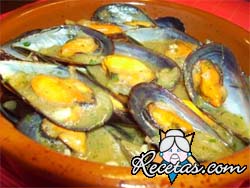 Mejillones con apio y champiñones