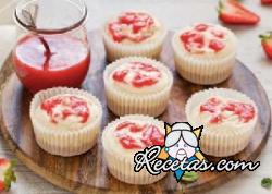 Mini cheesecake veteado de fresas