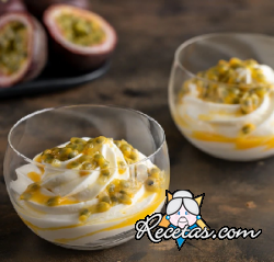 Mousse de yogur y maracuyá