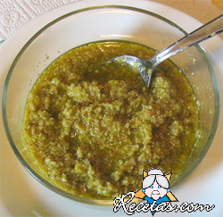 Tapenade de olivas verdes y almendras